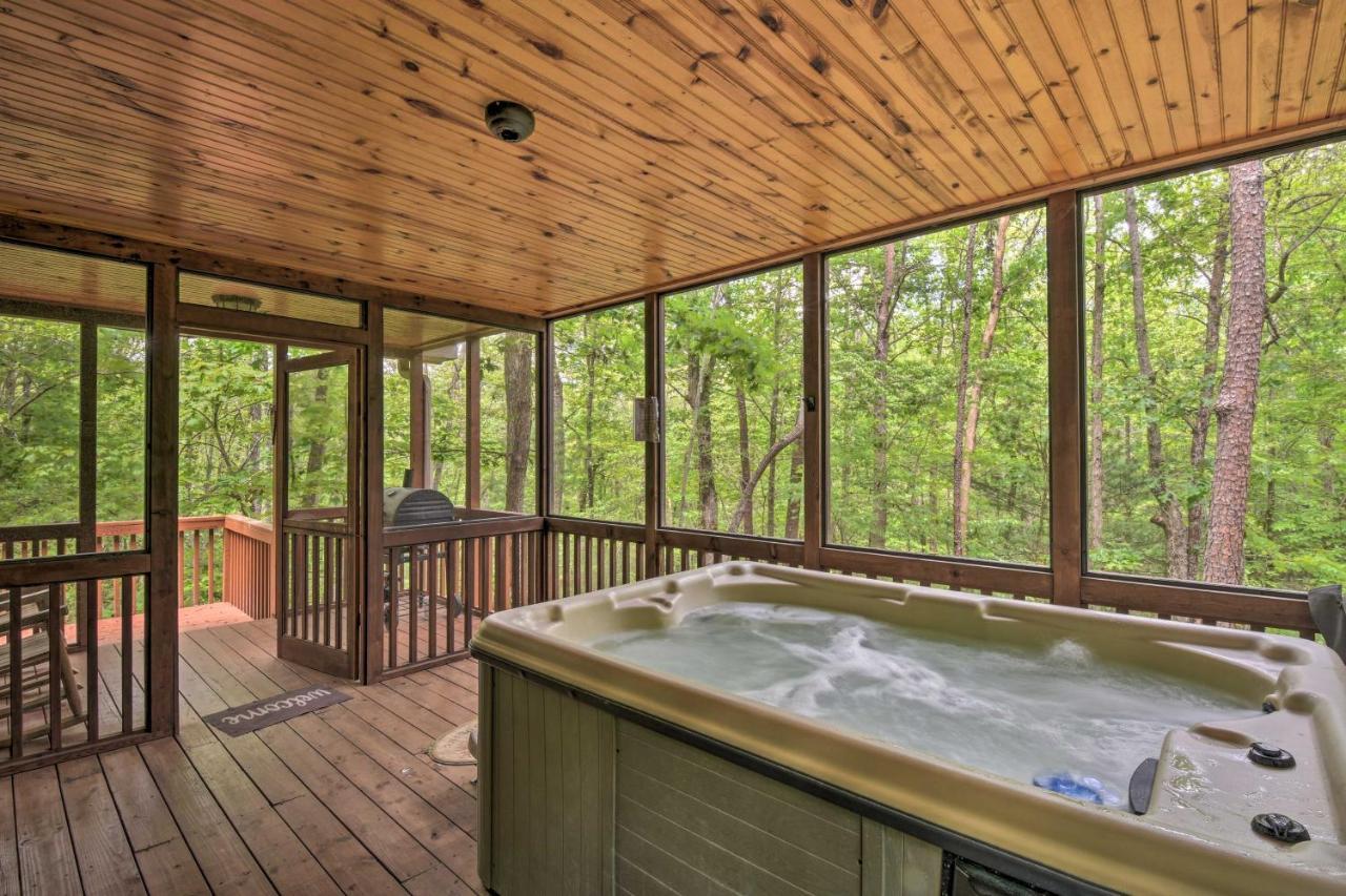 The Honeybee Cabin With Private Porch And Hot Tub Clarkesville Exteriér fotografie